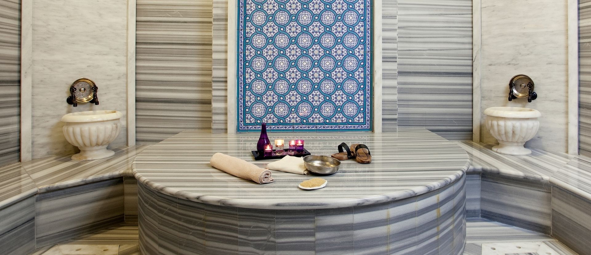 Detail of the central göbek taşı marble slab